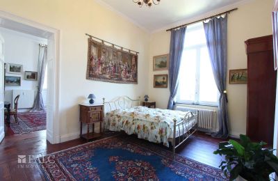 Castello in vendita Fays, Wallonie, Zweites Schlafzimmer im 1.OG des zweiten Traktes