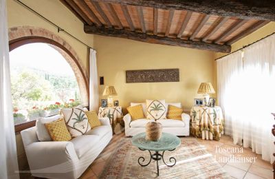 Casa rurale in vendita Sarteano, Toscana:  RIF 3005 Wohnbereich mit Rundbogenfenster