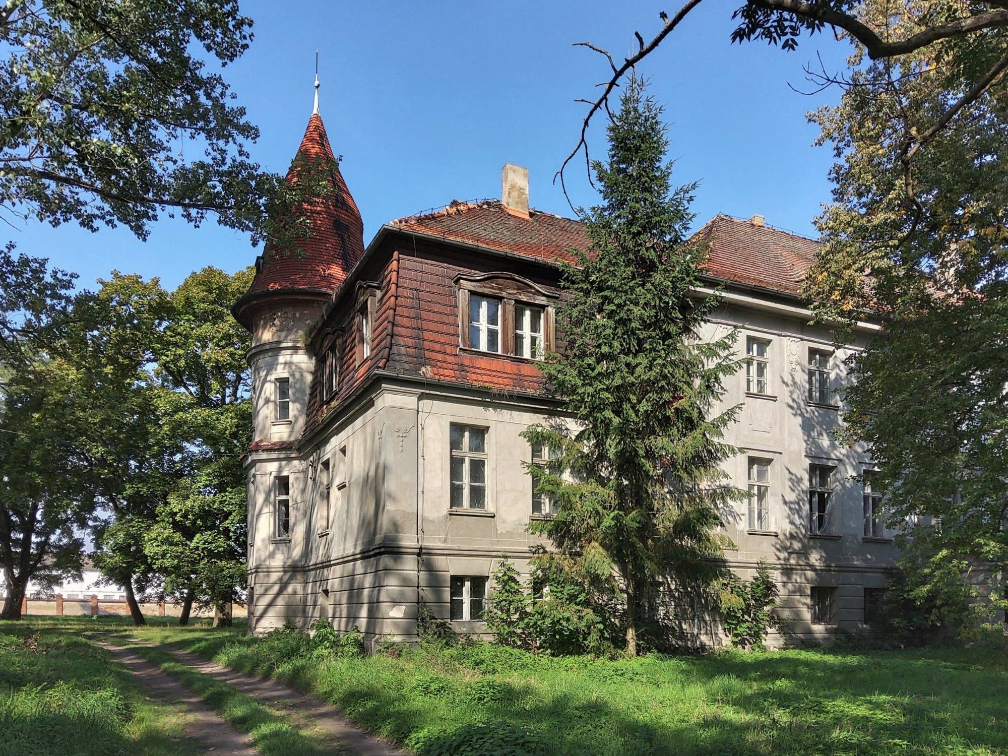 Immagini Casa padronale neobarocca a Karczewo