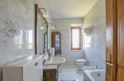 Casale in vendita Asciano, Toscana:  RIF 2982 Badezimmer 1