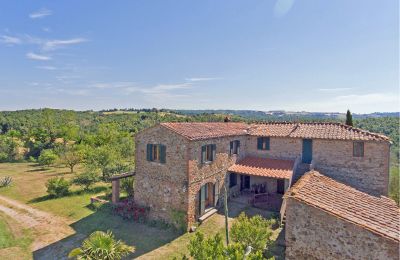Casale in vendita Asciano, Toscana:  RIF 2982 Blick auf Rustico und Innenhof