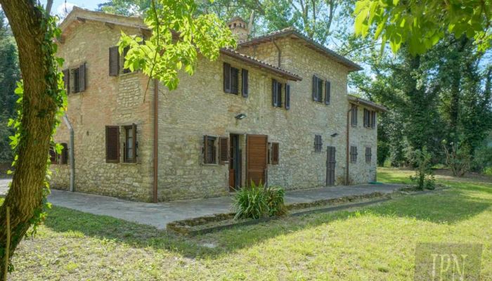 Casa di campagna in vendita 06019 Pierantonio, Umbria,  Italia