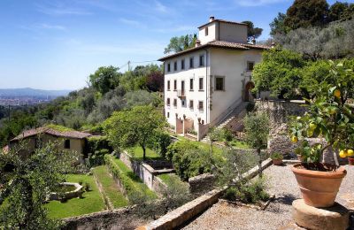 Immobili di carattere, Villa storica sulle colline di Firenze