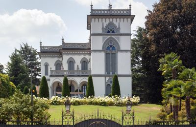 Villa storica in vendita 28040 Lesa, Piemonte:  Vista frontale