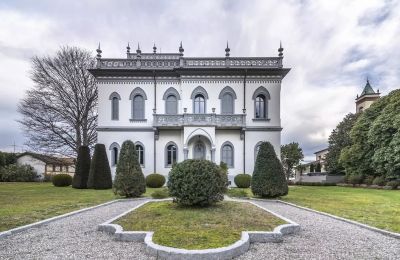 Villa storica in vendita 28040 Lesa, Piemonte:  Vista posteriore