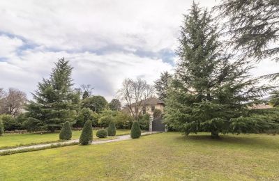 Villa storica in vendita 28040 Lesa, Piemonte:  Giardino