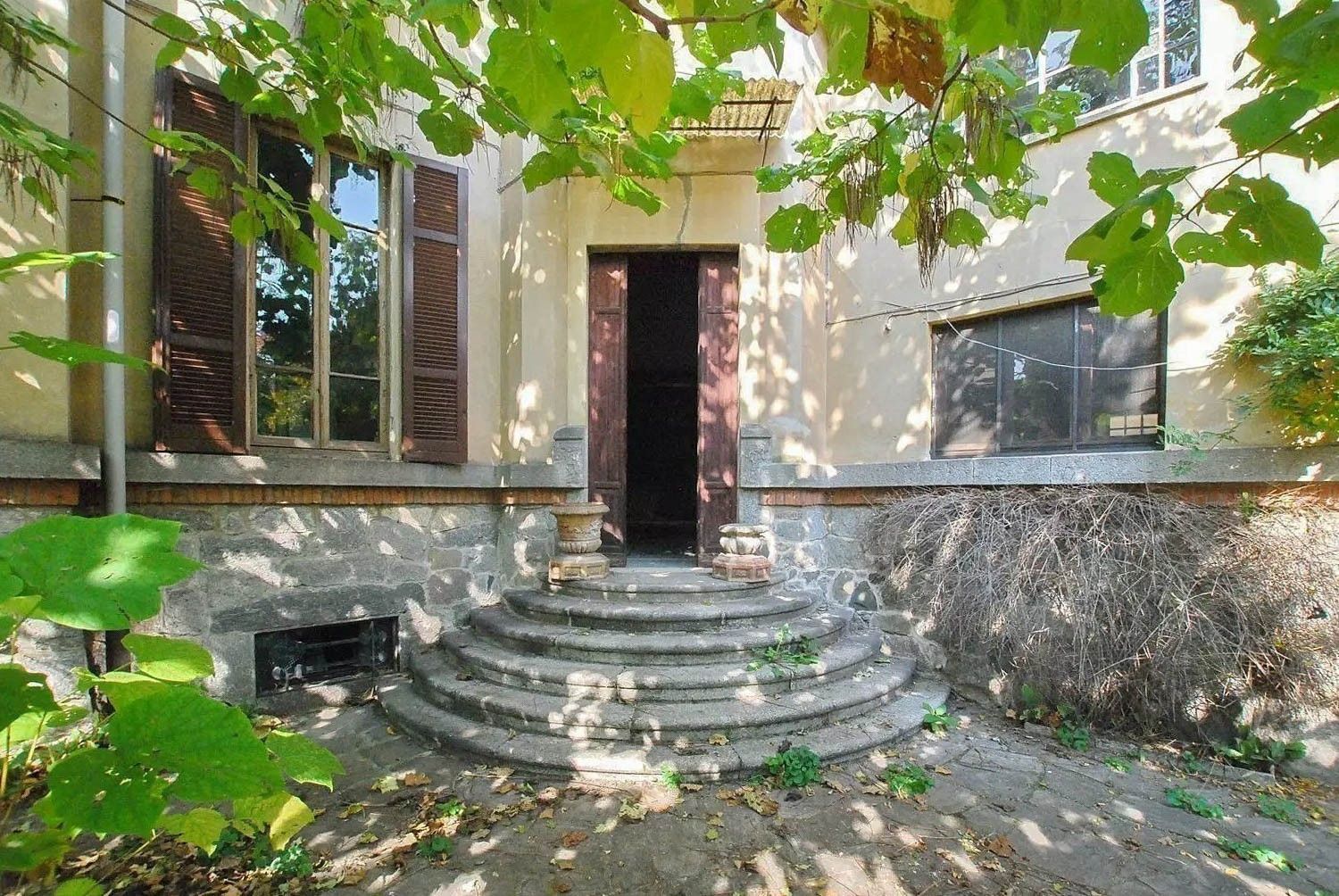 Immagini Villa storica a Golasecca, Piemonte