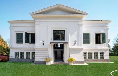 Villa storica in vendita 28040 Lesa, Piemonte:  Vista frontale