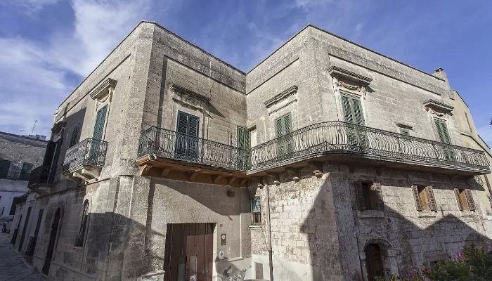 Castello in vendita Oria, Puglia,  Italia
