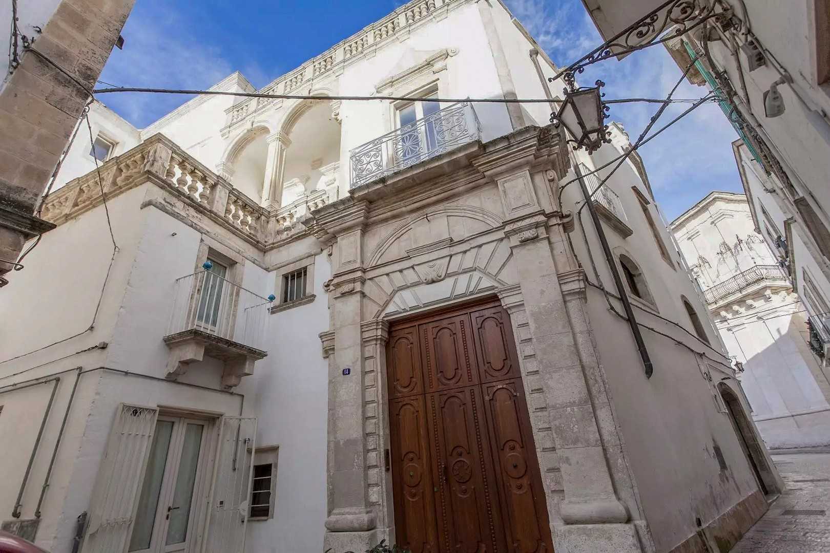 Immagini Palazzo ristrutturato nel centro di Martina Franca