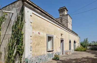 Casale in vendita Oria, Puglia:  Vista laterale