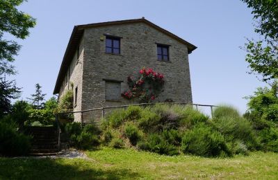 Casale in vendita Promano, Umbria:  Vista laterale