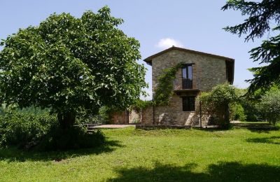 Casale in vendita Promano, Umbria:  Proprietà