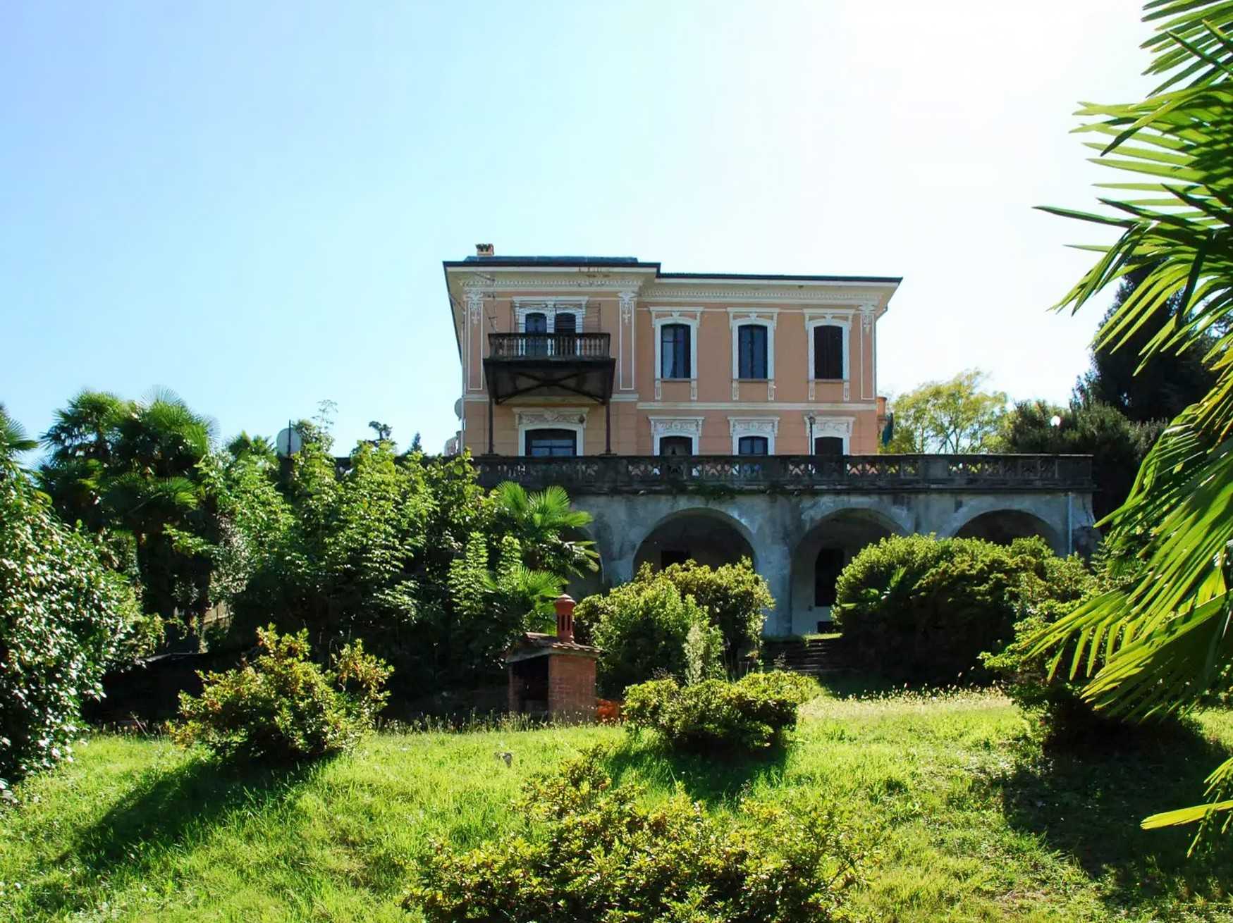 Immagini Villa neobarocca a Stresa con vista sul lago