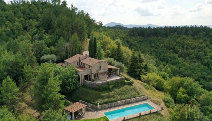 Casa di campagna in vendita 06026 Pietralunga, Umbria,  Italia