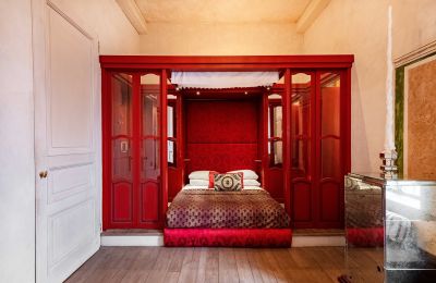 Villa storica in vendita İstanbul, Tom Tom, Nur-i Ziya Sokak, , Camera da letto