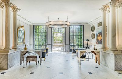 Villa storica in vendita İstanbul, Tom Tom, Nur-i Ziya Sokak, , Sala d'ingresso