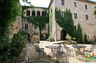 Castello medievale in vendita Abruzzo, Cortile
