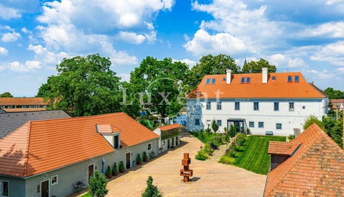 Castello nella parte occidentale della Repubblica Ceca con la massima efficienza energetica, Offerta immobiliare riservata