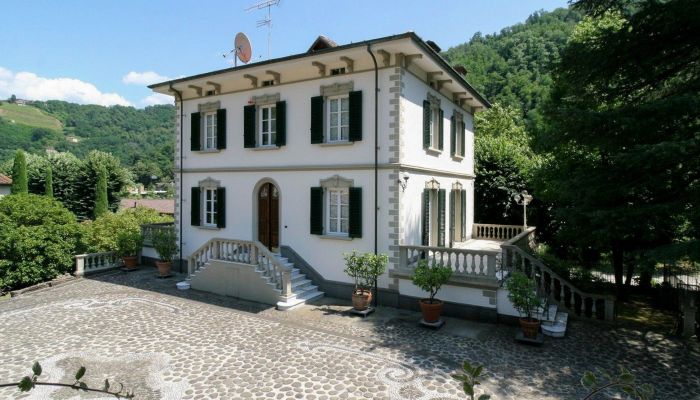 Villa storica in vendita Bagni di Lucca, Toscana,  Italia