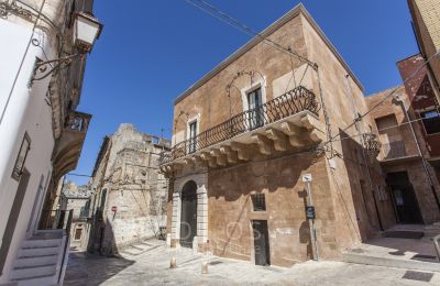Palazzo Oria, Puglia