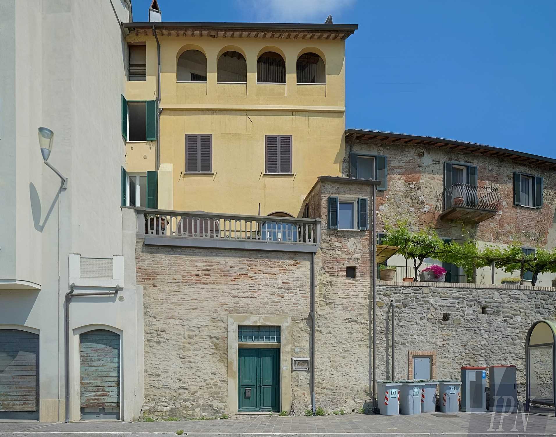 Immagini Palazzo storico a Umbertide, Piazza Aprile