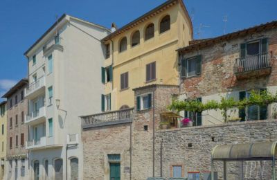 Casa di città in vendita 06019 Umbertide, Piazza 25 Aprile, Umbria:  