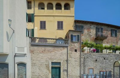 Casa di città in vendita 06019 Umbertide, Piazza 25 Aprile, Umbria:  Vista esterna