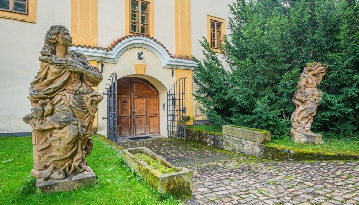 Castello medievale Třebotov, Regione della Boemia Centrale