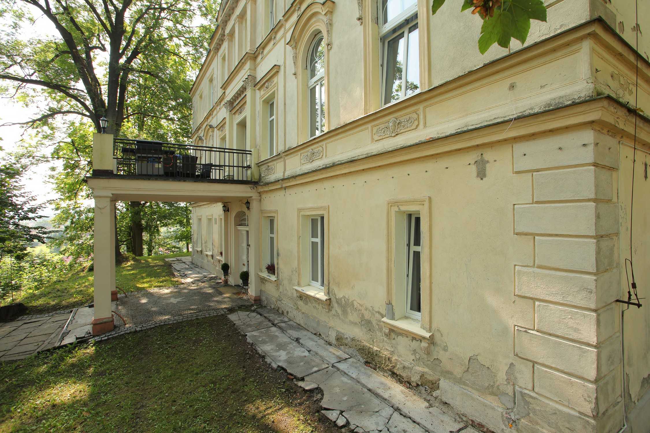 Immagini Lussuoso palazzo del XIX secolo in Bassa Slesia