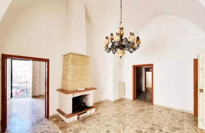 Casa di città in vendita Oria, Piazza San Giustino de Jacobis, Puglia:  Soggiorno