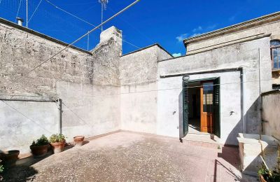 Casa di città in vendita Oria, Piazza San Giustino de Jacobis, Puglia:  Terrazza sul tetto