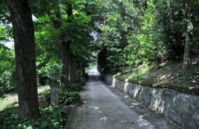 Villa storica in vendita Lazio, Vialetto