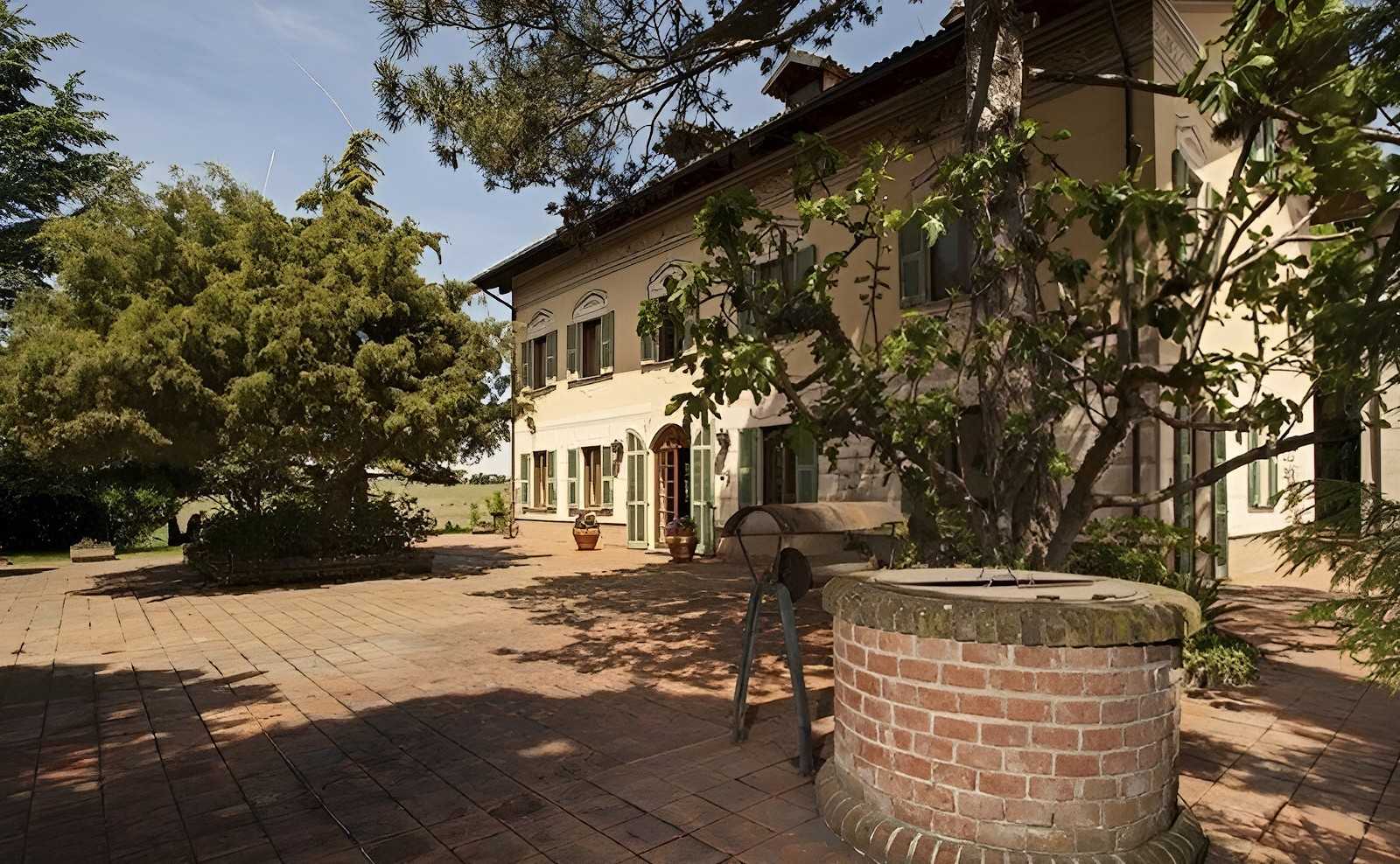 Immagini Villa con vigneti in Piemonte, 14 ettari di terreno