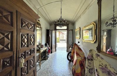 Villa storica in vendita Verbano-Cusio-Ossola, Intra, Piemonte:  Ingresso
