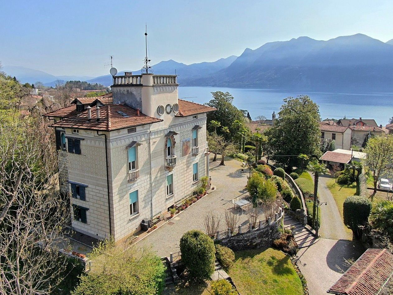 Immagini Villa storica di lusso a Verbania con panorama sul lago