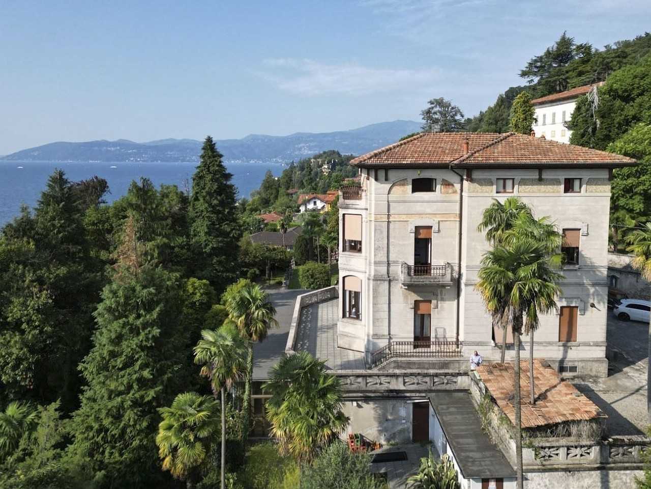 Immagini Villa in stile art déco sulle rive del Lago Maggiore a Ghiffa