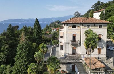 Immobili di carattere, Villa in stile art déco sulle rive del Lago Maggiore a Ghiffa