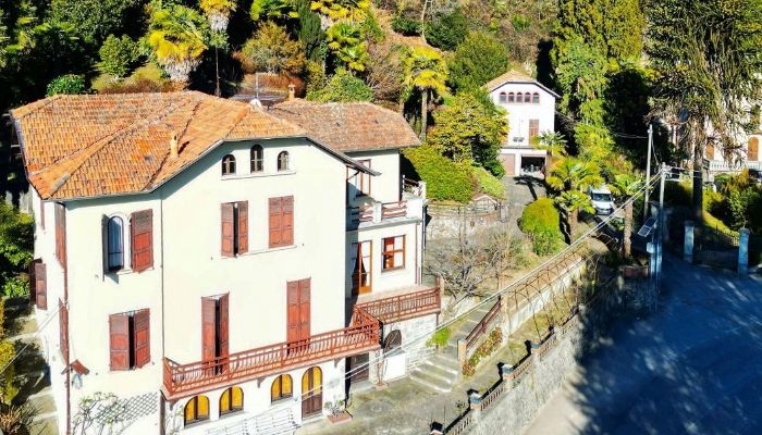 Villa storica in vendita 28010 Nebbiuno, Piemonte,  Italia