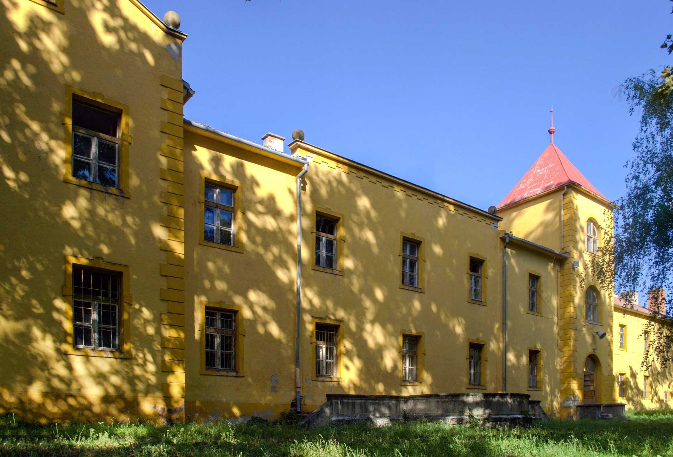 Immagini Casa padronale nella Slovacchia occidentale, direttamente sul Danubio
