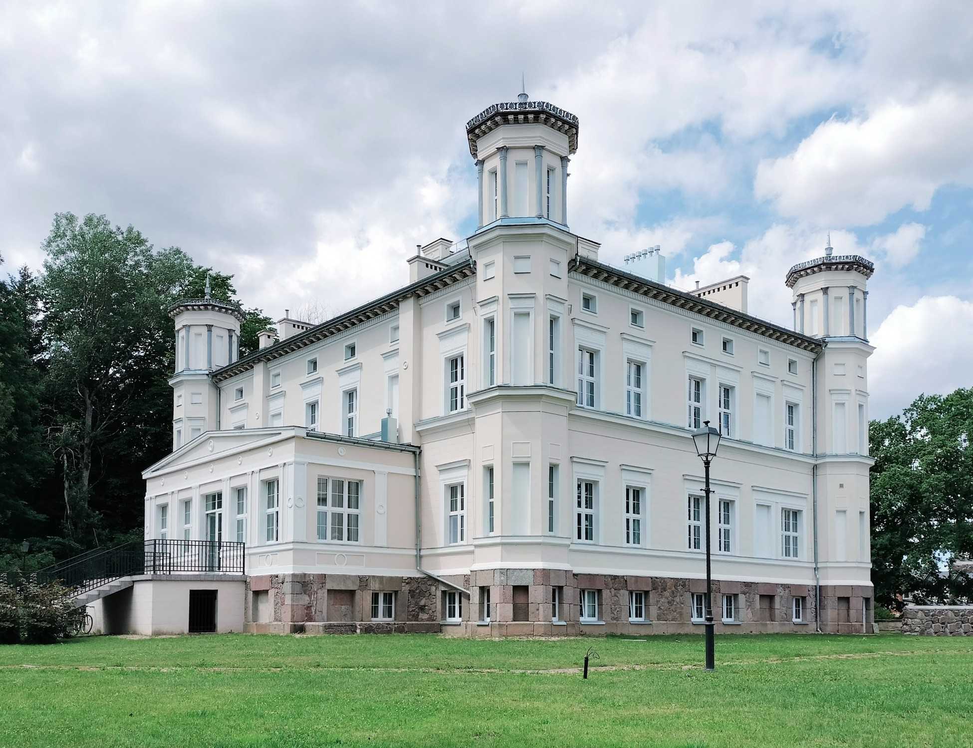 Immagini Polonia occidentale: Vivere in un castello vicino al Mar Baltico