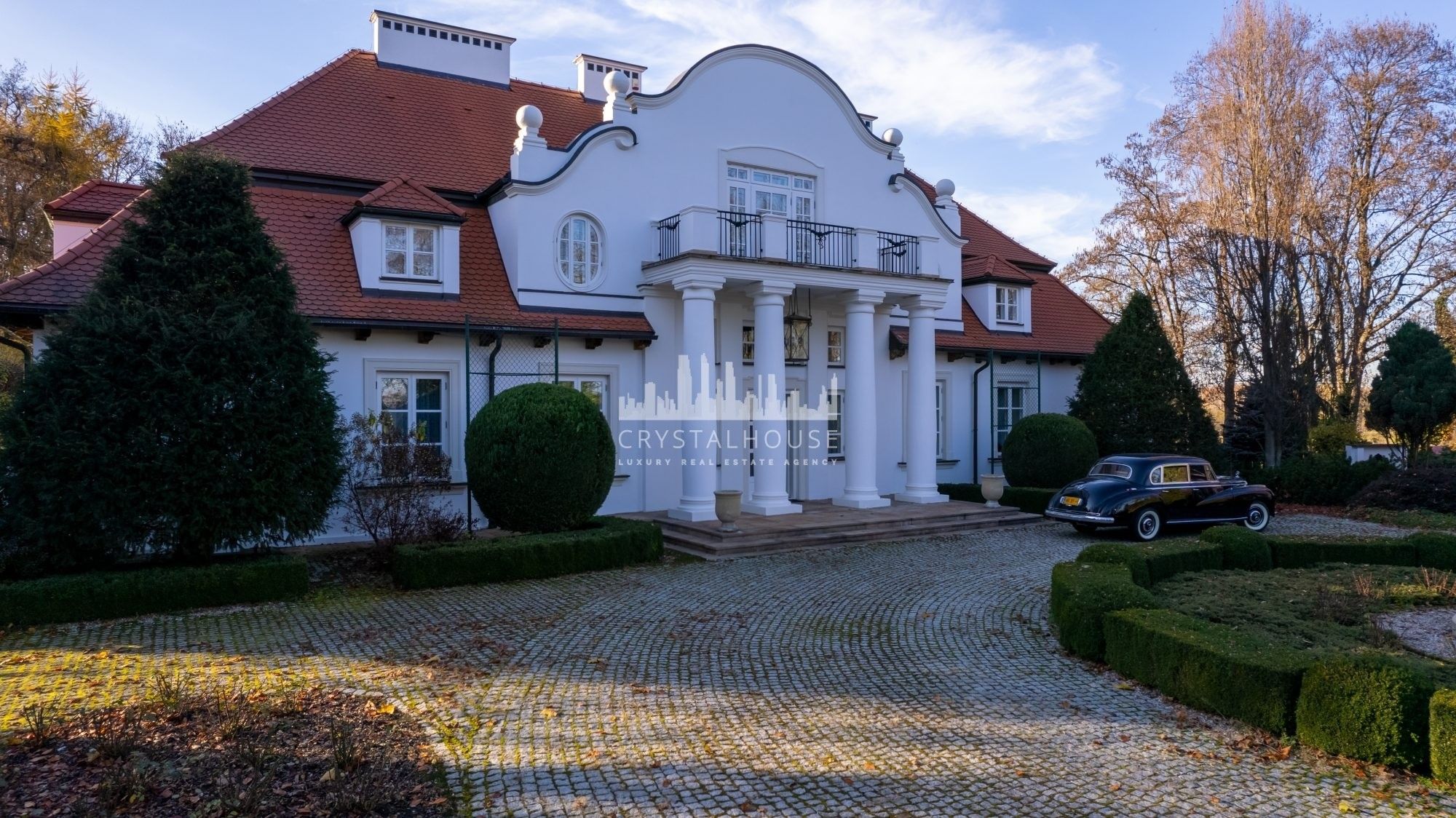 Immagini Villa con casa padronale e scuderia, Voivodato di Lodz