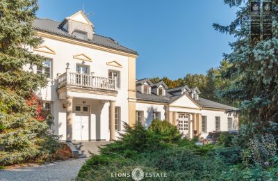 Immobili di carattere, Casa padronale a Żychlin, a ovest di Varsavia