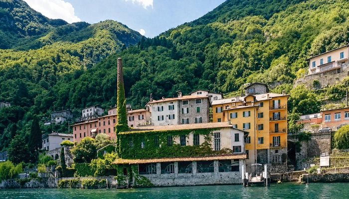 Proprietà storica in vendita Brienno, Lombardia
