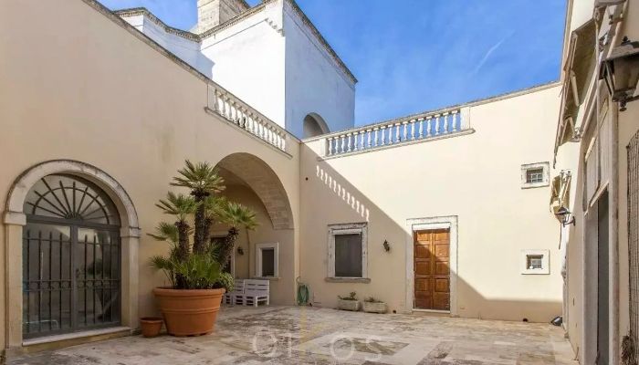 Palazzetto in vendita Squinzano, Puglia,  Italia