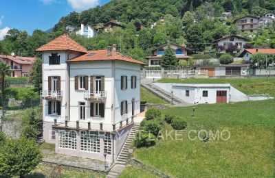 Villa storica in vendita Dizzasco, Lombardia:  Vista laterale