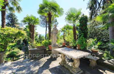 Villa storica in vendita Dizzasco, Lombardia, Giardino