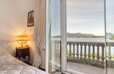 Appartamento in edificio storico in vendita 28040 Lesa, Piemonte, Foto 1/26