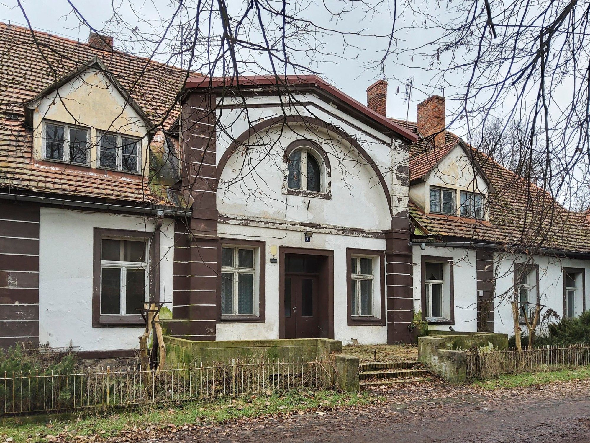 Immagini Tenuto con annessi e parco vicino a Leszno