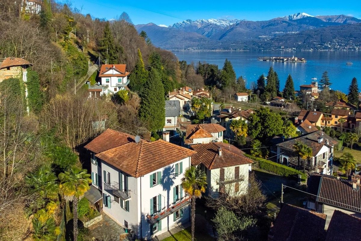 Immagini Casa storica a Stresa con vista sulle Isole Borromee